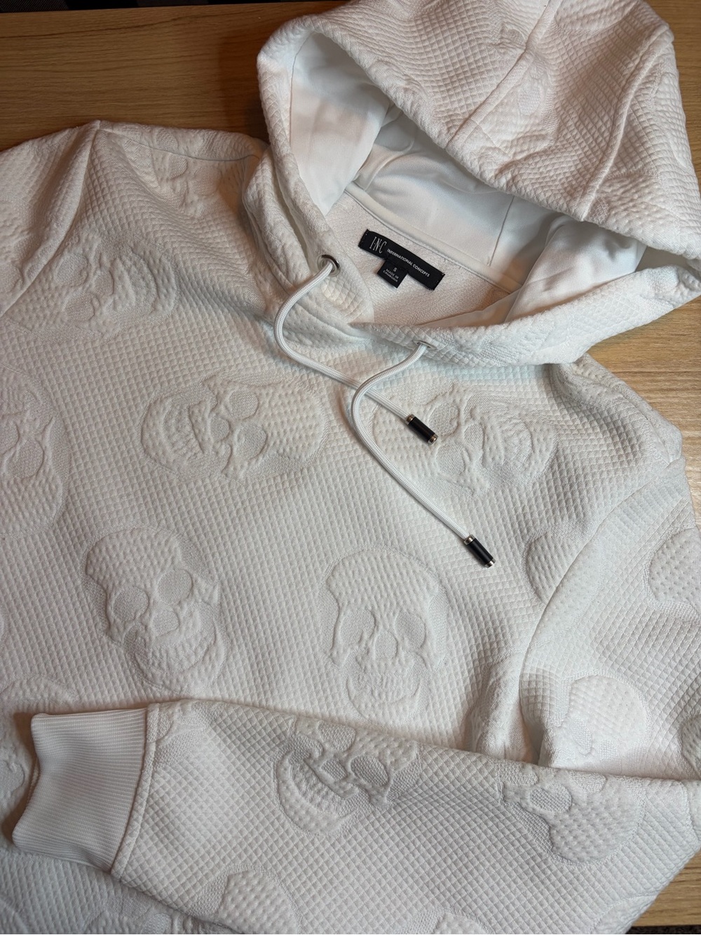 INC International Concepts White Skull Pattern Hoodie Small Soft Textured Fabric
